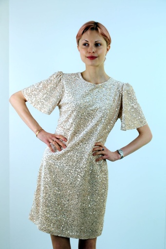 [200974] Feestjurk Lilianna nm30 pailletten op effen velours kapmouw