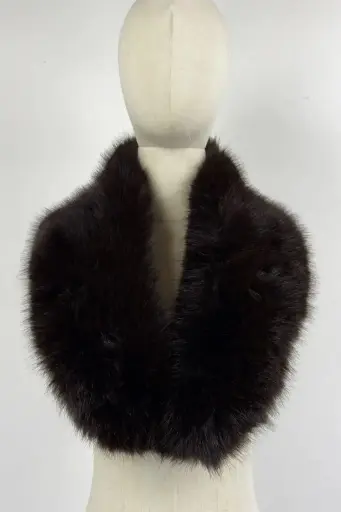 [201002] Sjaal Linc eco berenpels voorgevormd