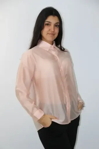 [201269] Blouse Rabia nm85 satin mat col nacré boutonné à travers
