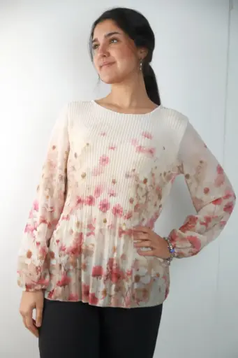 [201305] Plissé bloemenblouse Raven met gepofte manchet nm47