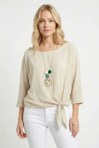 [201345] Blouse Robbie met open hals, ketting en geknoopte taille nm47