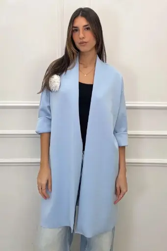 [201357] Kraagloze vest Remi met bloemenbroche nm45