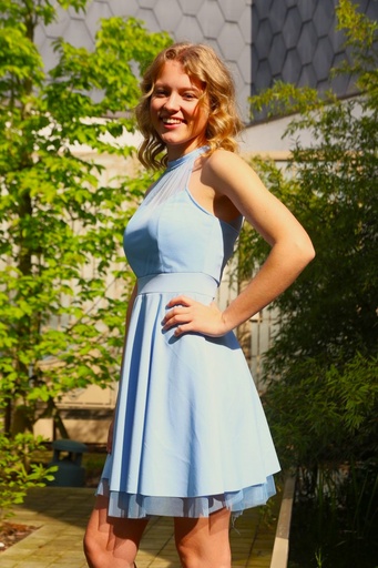 [201379] Ouissam crepe en netstof bandje rondom hals klokrok met ondervolant