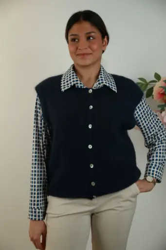 [201402] Gilet Sil nm65 mohair en wol, open hals met nacré knopen