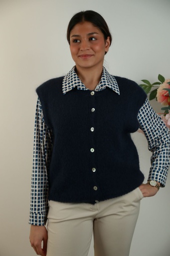 [201402] Gilet Sil nm65 mohair en wol, open hals, mouwloos met nacré knopen