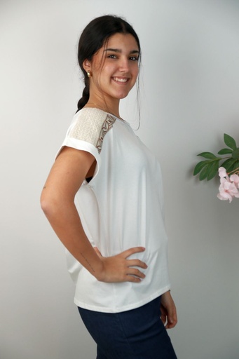 [201432] T-shirt Neha nm92 boucléstof aan schouders 