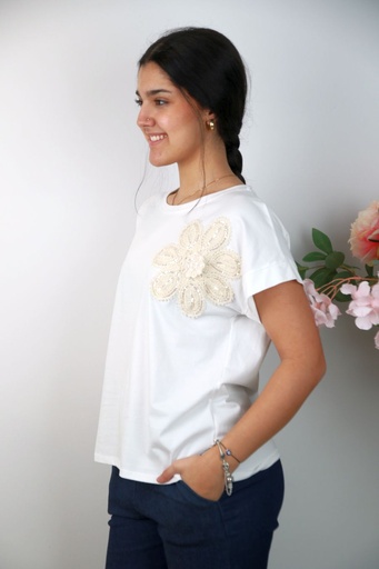 [201433] T-shirt Narek nm92 geborduurde bloem ronde hals